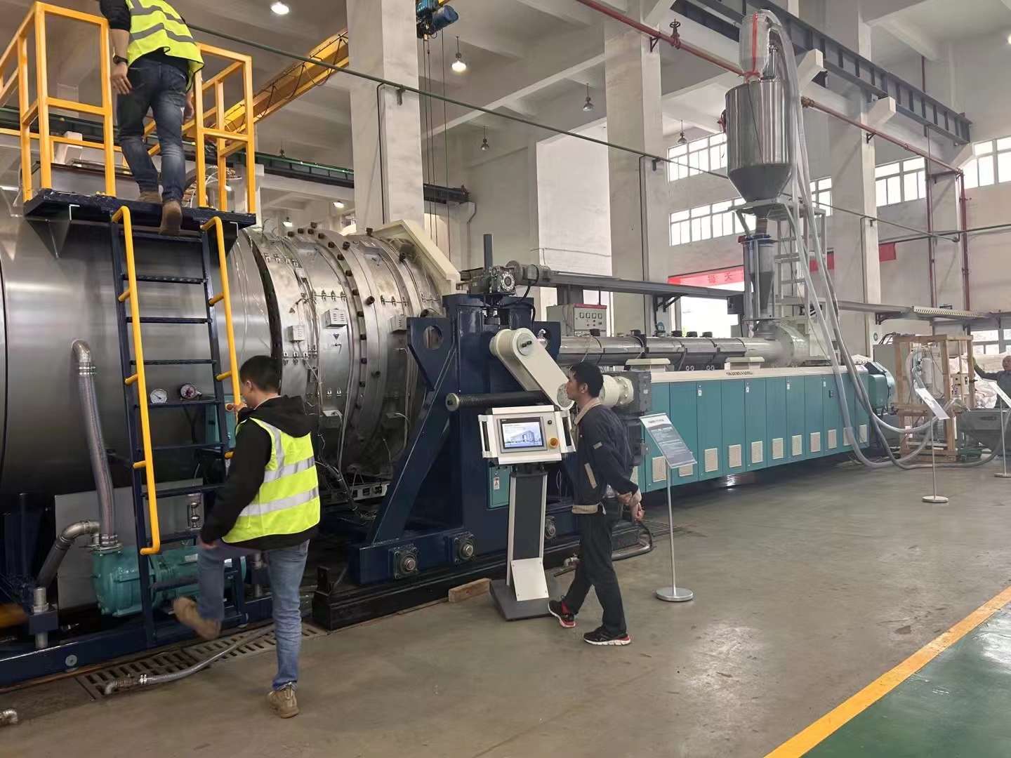 A 2000 mm feletti nagy átmérőjű PE-csövek indítóberendezésének és gyártási technológiájának kulcspontjai